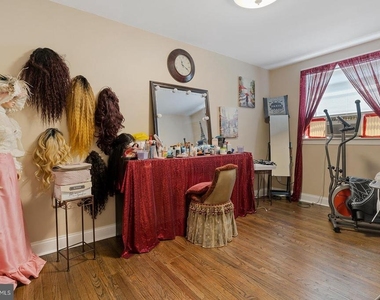 2874 Tolbut Street - Photo Thumbnail 22