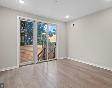 2528 N Hope Street - Photo Thumbnail 12