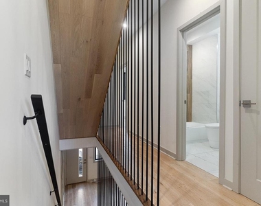 3118 Ridge Avenue - Photo Thumbnail 9