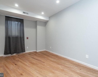 2045 N College Avenue - Photo Thumbnail 14