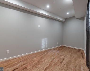2045 N College Avenue - Photo Thumbnail 22