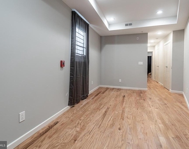 2045 N College Avenue - Photo Thumbnail 21