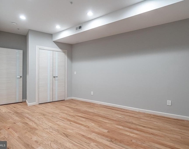 2045 N College Avenue - Photo Thumbnail 19