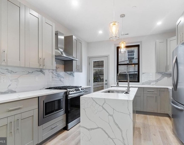 3118 Ridge Avenue - Photo Thumbnail 5
