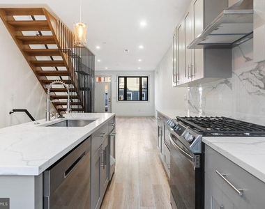 3118 Ridge Avenue - Photo Thumbnail 2