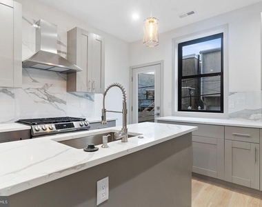 3118 Ridge Avenue - Photo Thumbnail 7