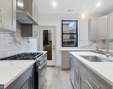 3118 Ridge Avenue - Photo Thumbnail 6