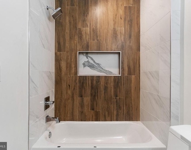 3118 Ridge Avenue - Photo Thumbnail 14