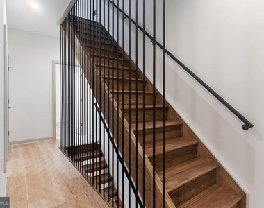 3118 Ridge Avenue - Photo Thumbnail 12