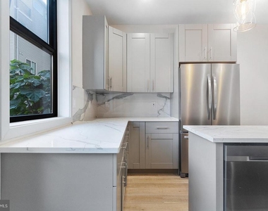 3118 Ridge Avenue - Photo Thumbnail 9