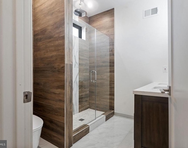 3118 Ridge Avenue - Photo Thumbnail 16