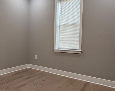 2840 W Girard Avenue - Photo Thumbnail 13