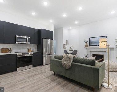 1602 Locust Street - Photo Thumbnail 8
