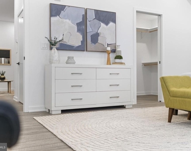 1602 Locust Street - Photo Thumbnail 12