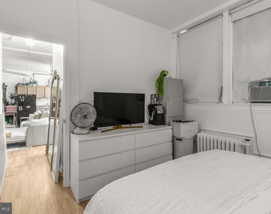 1324 Locust Street - Photo Thumbnail 10