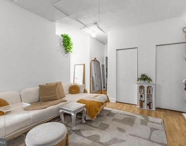 1324 Locust Street - Photo Thumbnail 7