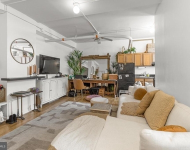 1324 Locust Street - Photo Thumbnail 2