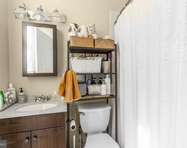 1324 Locust Street - Photo Thumbnail 8