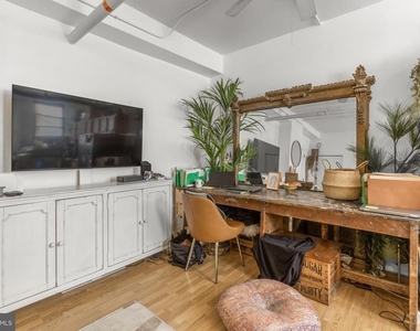 1324 Locust Street - Photo Thumbnail 5