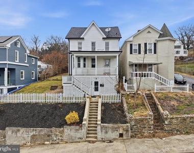 319 E A Street - Photo Thumbnail 1