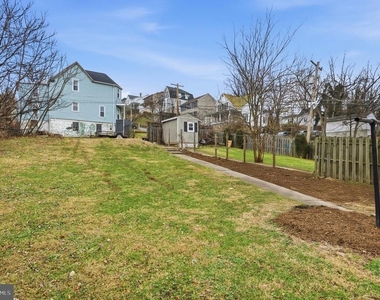 319 E A Street - Photo Thumbnail 13