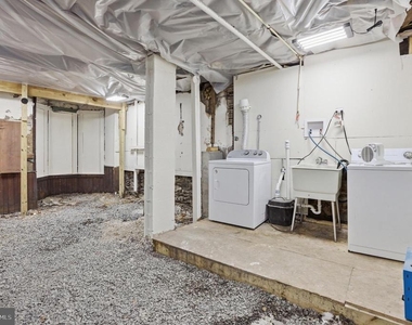 319 E A Street - Photo Thumbnail 24