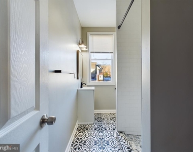 300 West Chesapeake Avenue - Photo Thumbnail 8