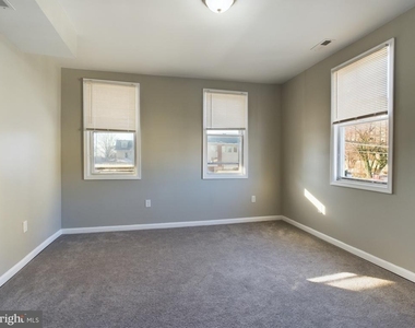 300 West Chesapeake Avenue - Photo Thumbnail 3