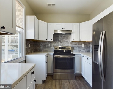 300 West Chesapeake Avenue - Photo Thumbnail 5