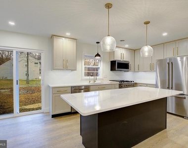 5823 Deale Beach Road - Photo Thumbnail 1