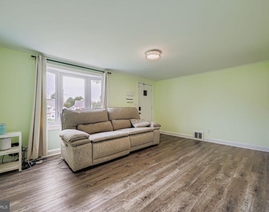 515 Taney Avenue - Photo Thumbnail 4