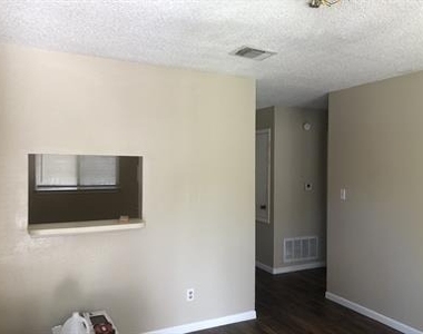 139 Elm Dr - Photo Thumbnail 4