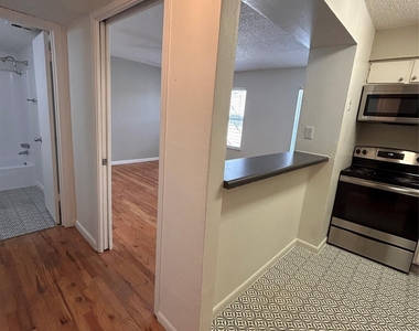 808 Winflo Dr - Photo Thumbnail 3