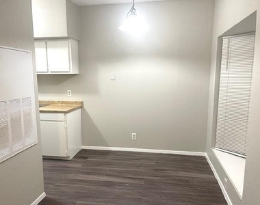 3316 Guadalupe St - Photo Thumbnail 4