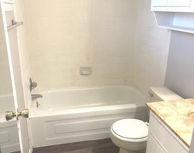 3316 Guadalupe St - Photo Thumbnail 8