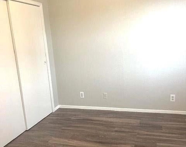 3316 Guadalupe St - Photo Thumbnail 7