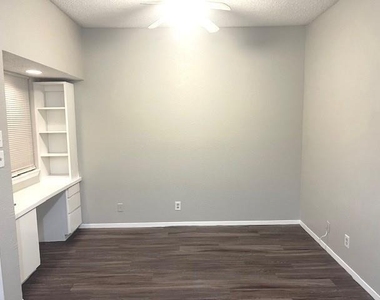 3316 Guadalupe St - Photo Thumbnail 1