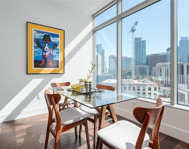 501 West Ave - Photo Thumbnail 10