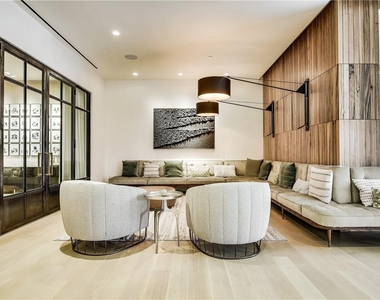 501 West Ave - Photo Thumbnail 29