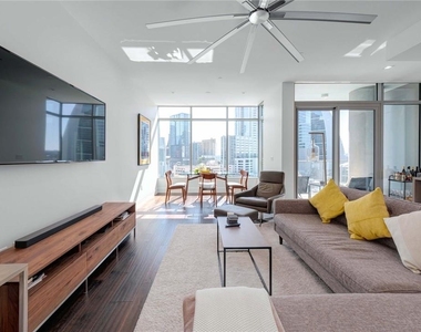 501 West Ave - Photo Thumbnail 7