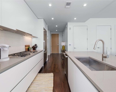 501 West Ave - Photo Thumbnail 6