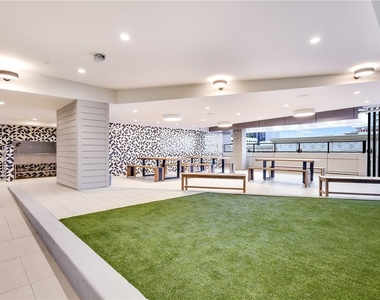 501 West Ave - Photo Thumbnail 27
