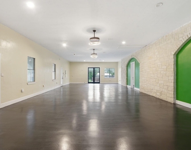 17621 Stacey Ln - Photo Thumbnail 6