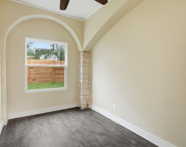 17621 Stacey Ln - Photo Thumbnail 18
