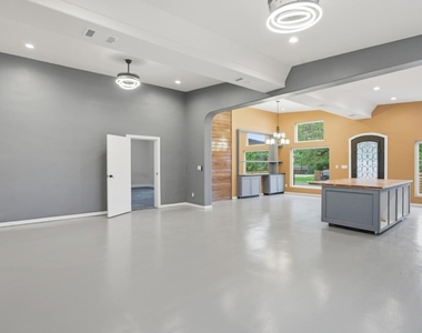 17621 Stacey Ln - Photo Thumbnail 8