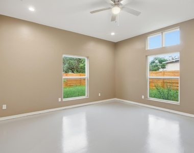 17621 Stacey Ln - Photo Thumbnail 13