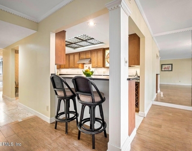 10137 Leisure Lane S - Photo Thumbnail 2