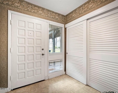 10137 Leisure Lane S - Photo Thumbnail 3