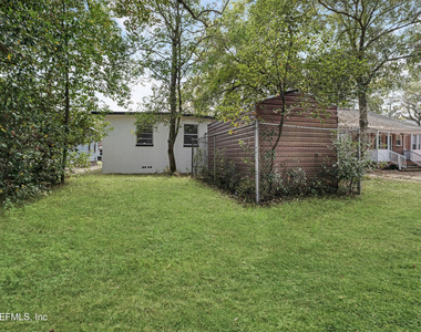 503 W 16th Street - Photo Thumbnail 16