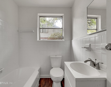 503 W 16th Street - Photo Thumbnail 10